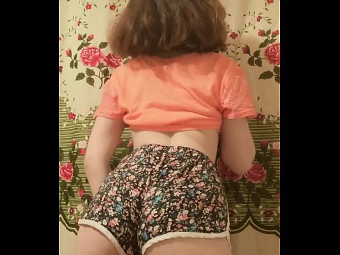 ❤️ Seksi mlada bejba se pred kamero sleče s kratkih hlač Fucking video pri nas ☑