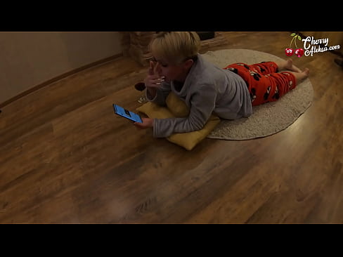 ❤️ Nora blondinka sesa velikega kurca in poskakuje na njem - analni seks Fucking video pri nas ☑