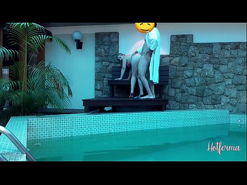 ❤️ Šef povabi služkinjo na bazen, vendar se ni mogel upreti vročemu Fucking video pri nas ☑